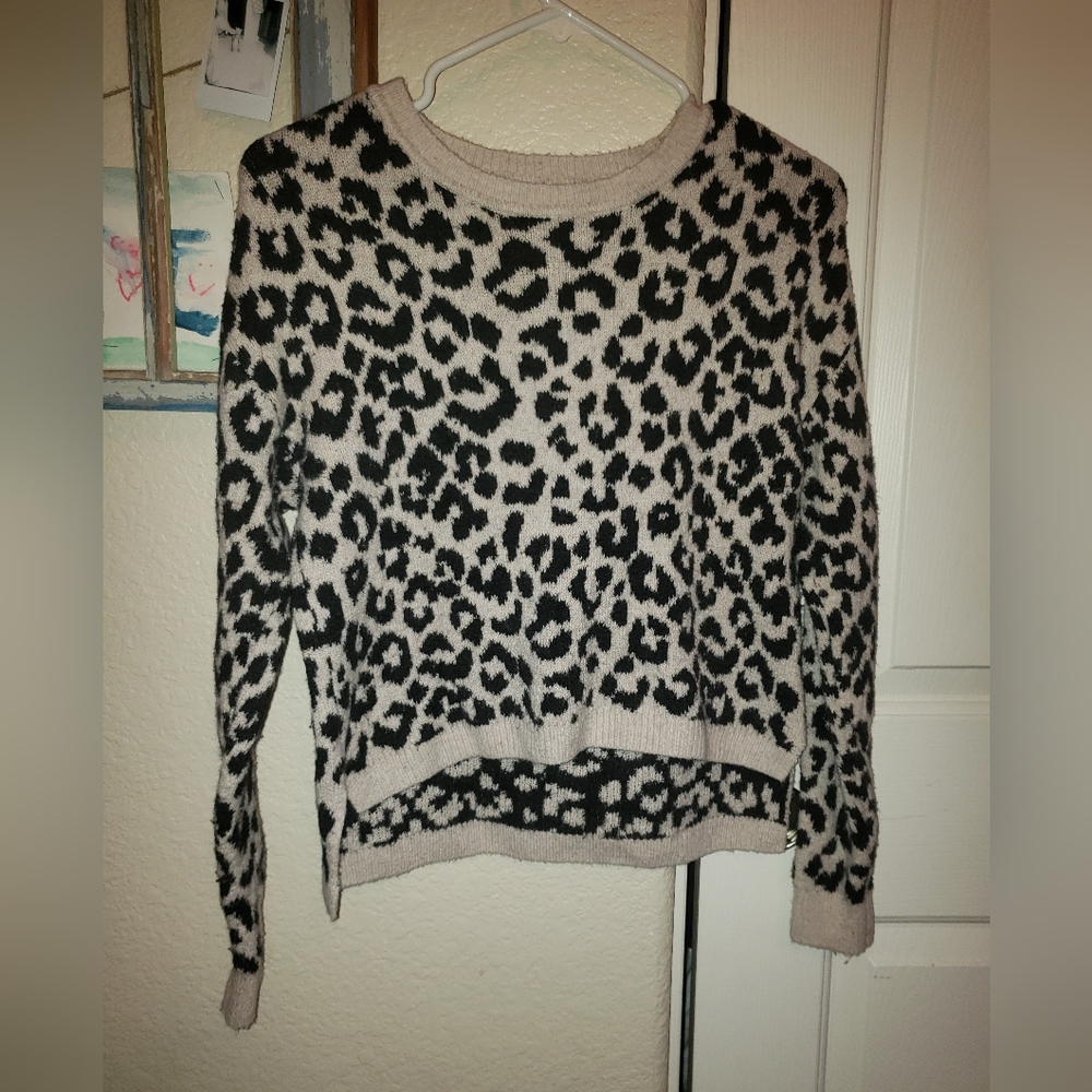 Cheetah print sweater long sleeve